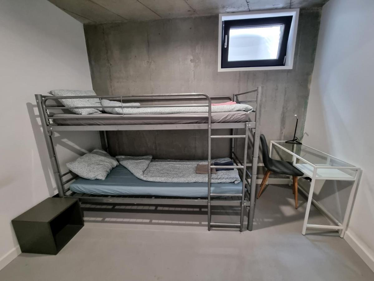 Industrialna Piwnica Hostel Гданськ Екстер'єр фото