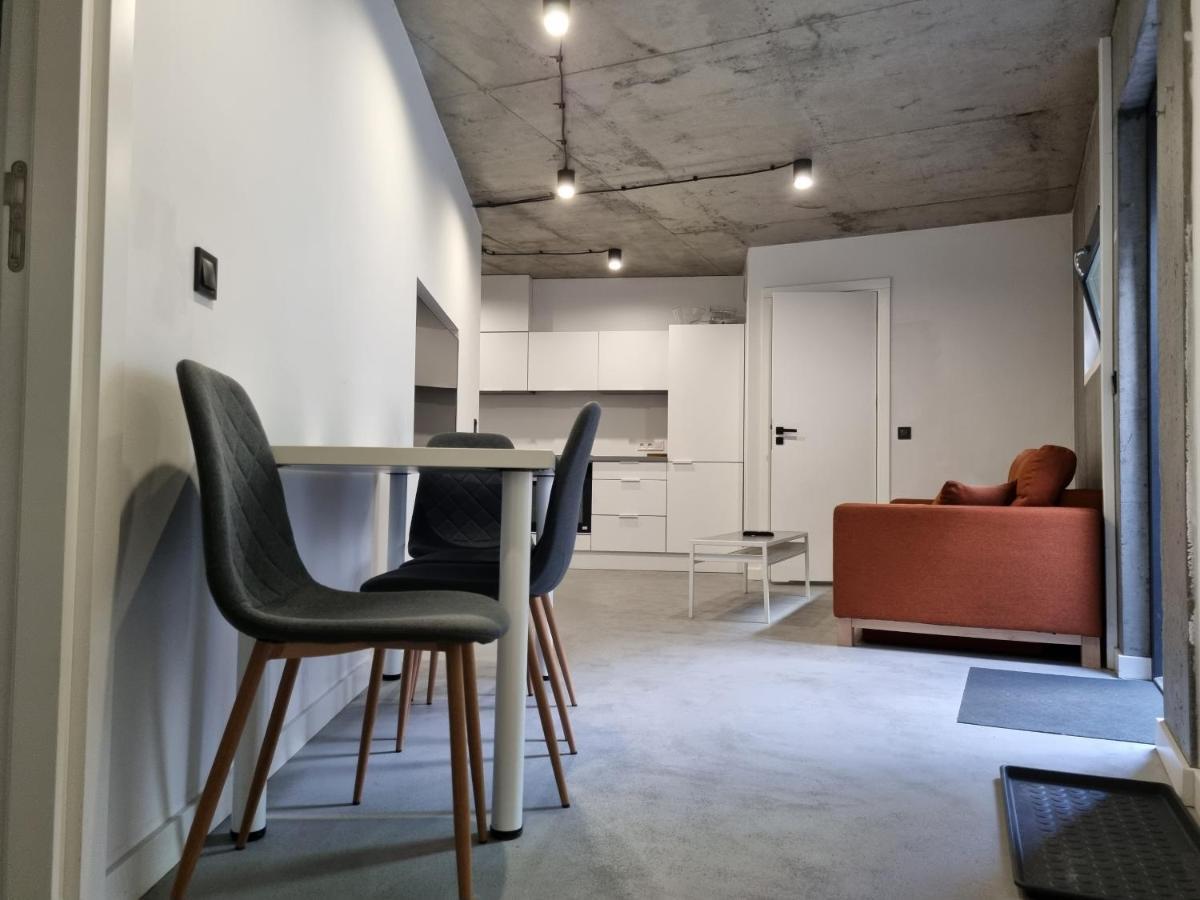 Industrialna Piwnica Hostel Гданськ Екстер'єр фото