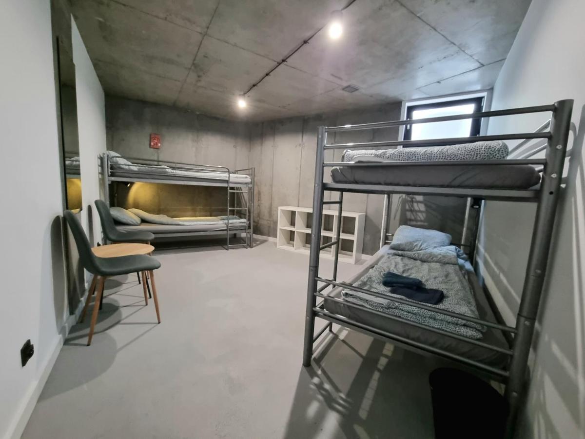Industrialna Piwnica Hostel Гданськ Екстер'єр фото