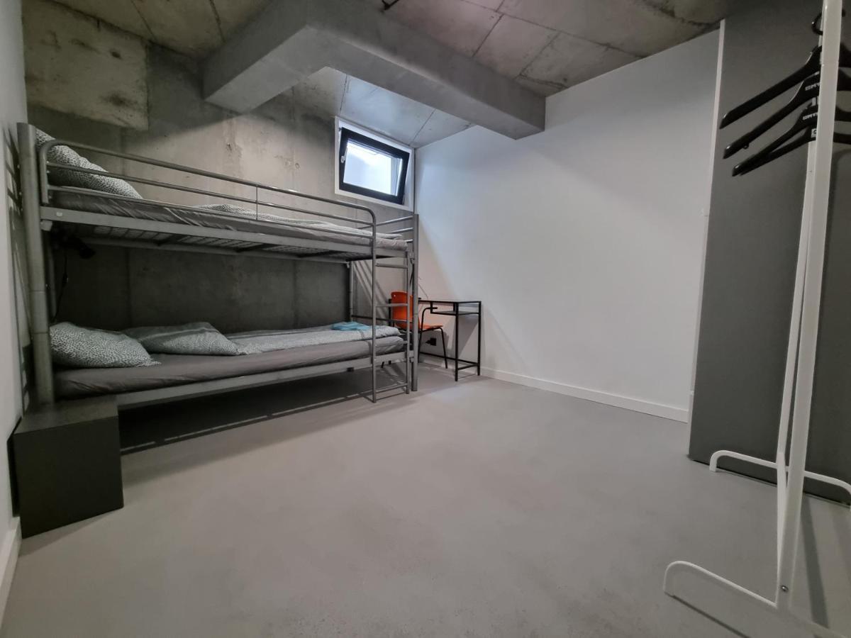 Industrialna Piwnica Hostel Гданськ Екстер'єр фото