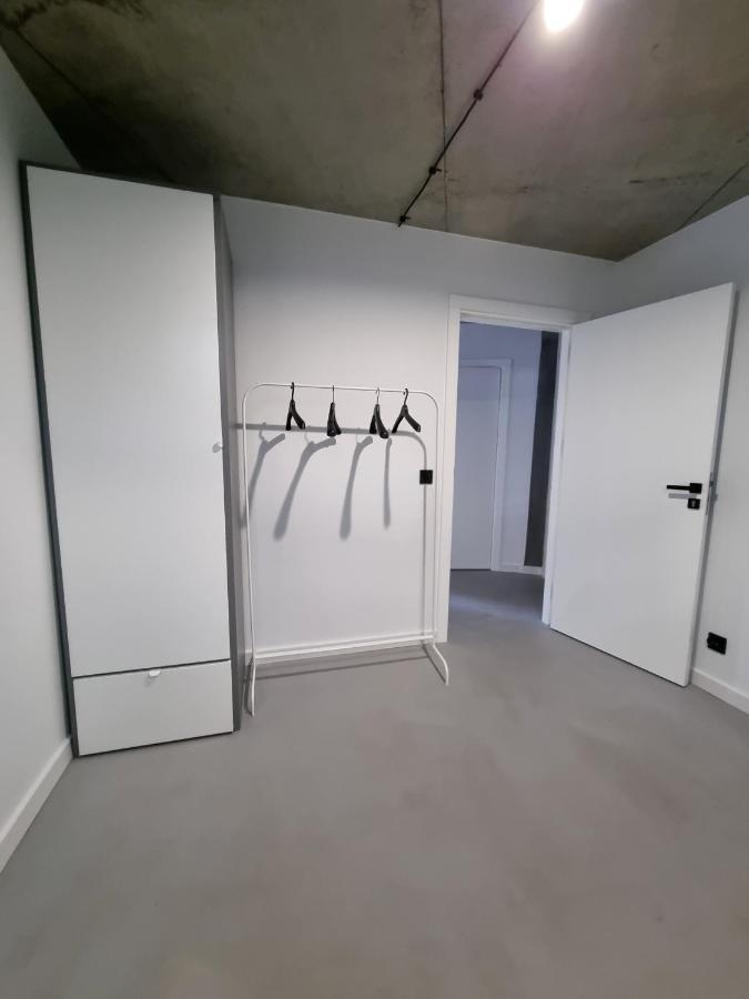 Industrialna Piwnica Hostel Гданськ Екстер'єр фото